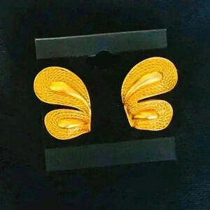 Vintage butterfly gold  clip on earrings  Oscar de la Renta